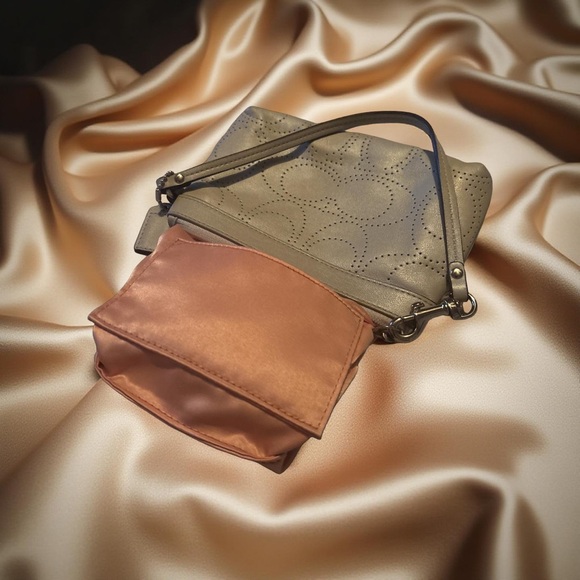 Coach | Perforated Signature Leather Wristlet Clutch in Gray w Hangtag - Picture 2 of 4